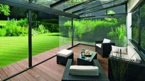 Is it possible to think of a university as a glass house with easy access?