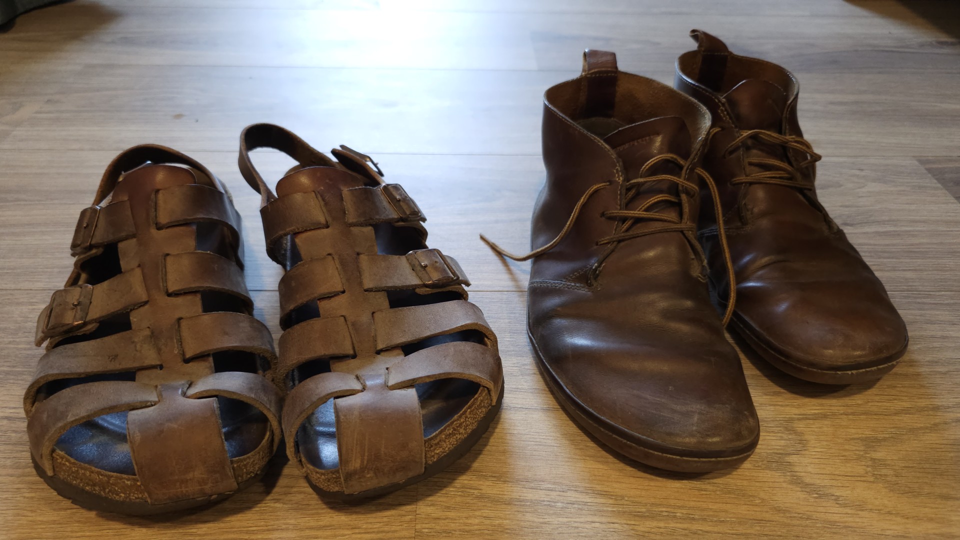Sandals vs barefoot shoes